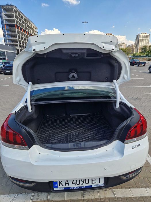 Автомобіль - продаж власного авто.