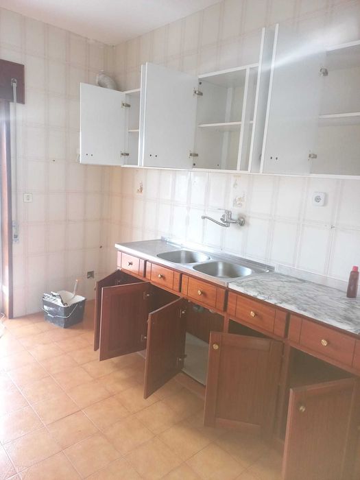 Aluga - se T2 Amarante - Freixo de Baixo