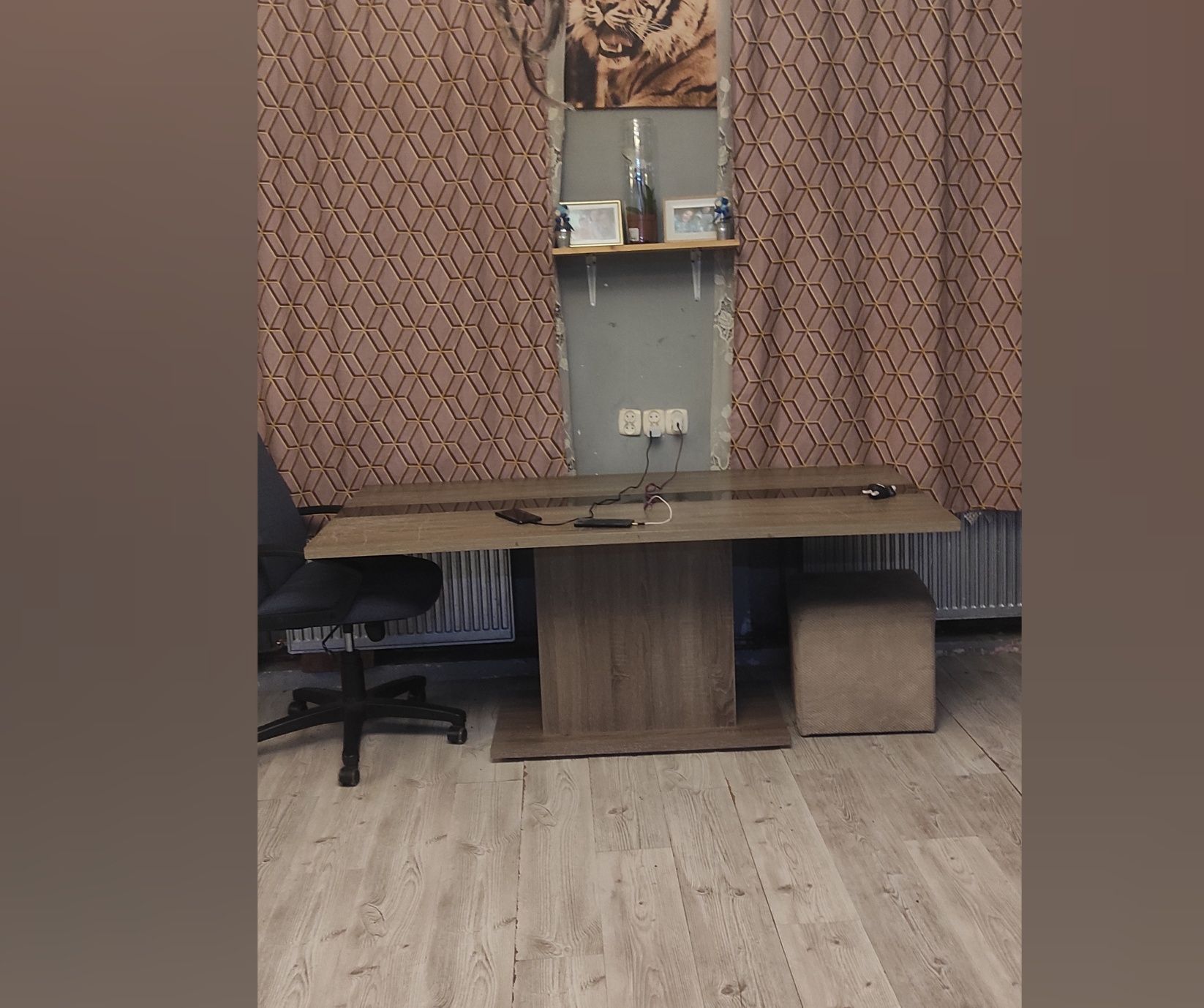 Stół na kolumnie do salonu nie rozkładany