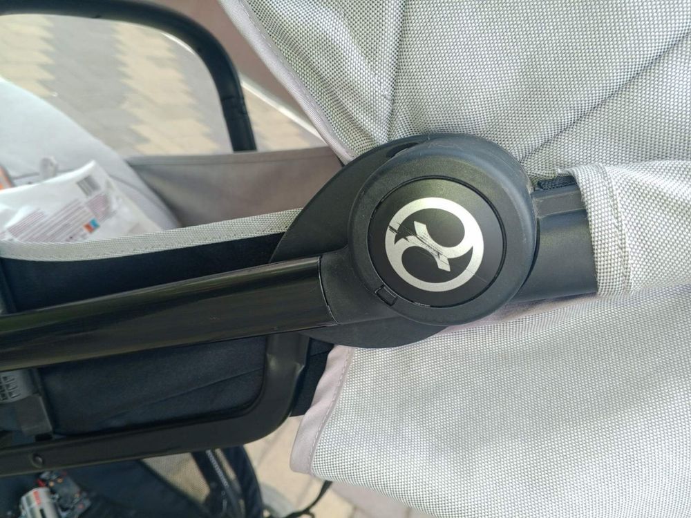 Прогулянкова коляска Cybex Beezy