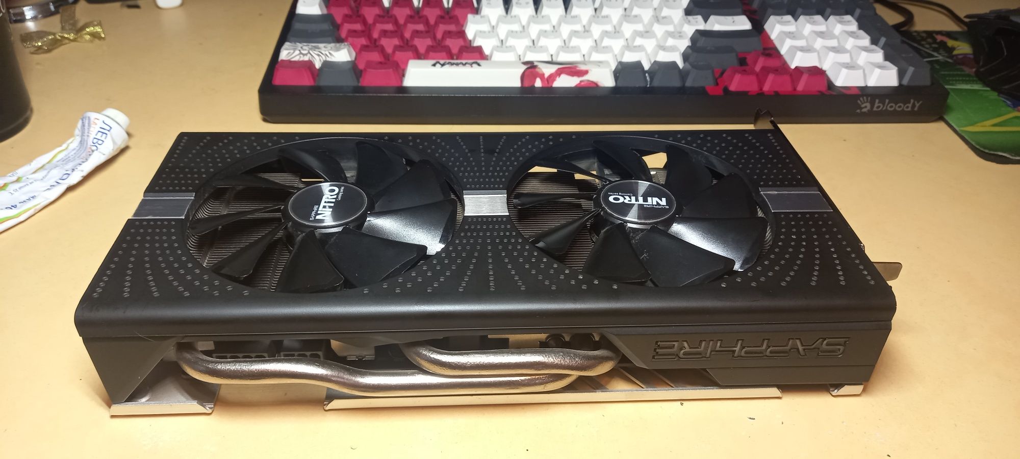 Б/у Rx 570  8gb без внешних дефектов работает стабильно