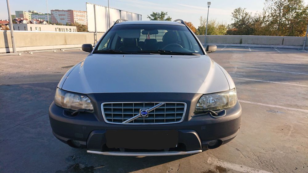 VOLVO XC70 2,5T 210 KM benzyna + gaz MANUAL