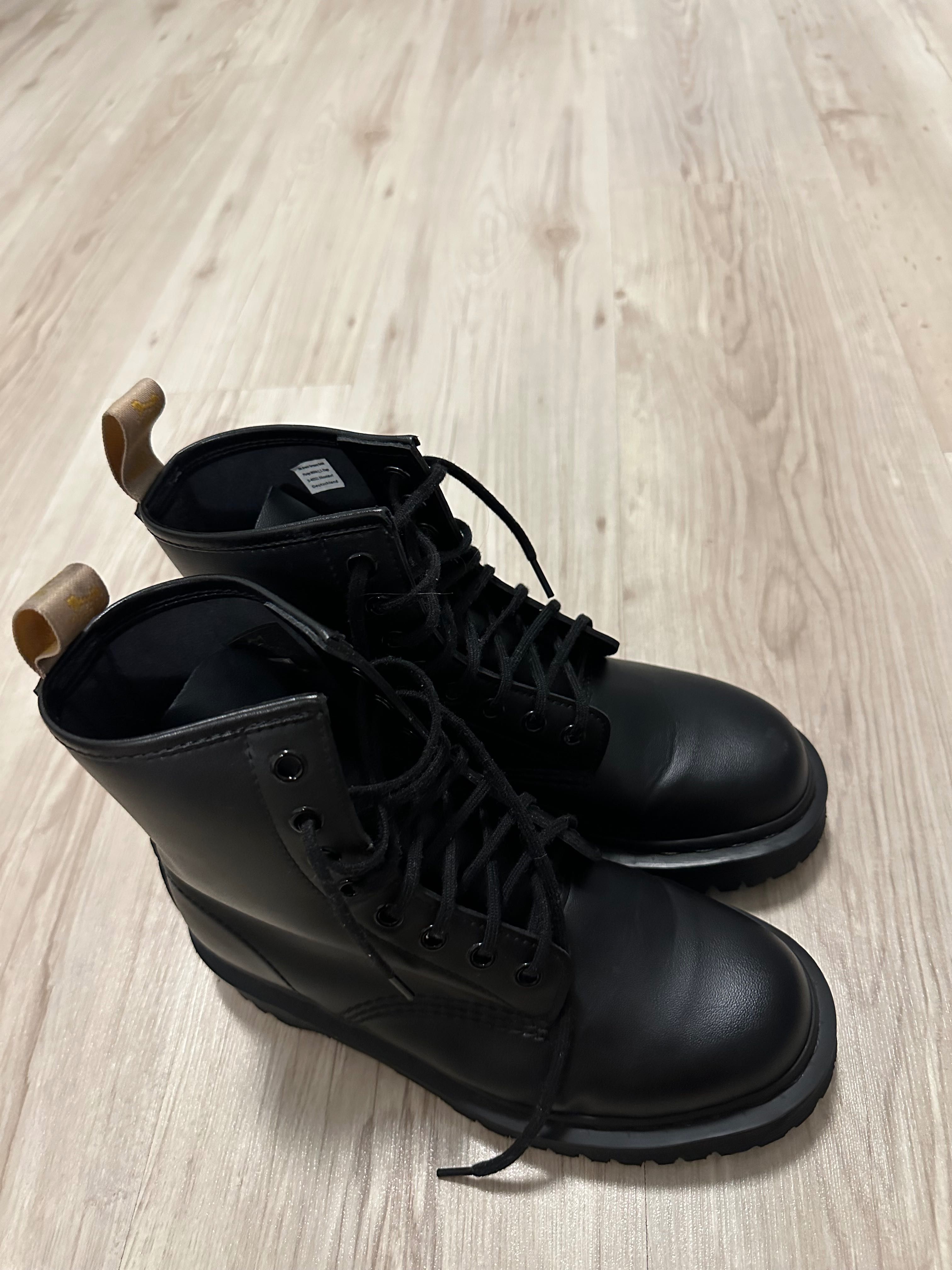 Шкіряні черевики Dr. Martens  1460 Vegan