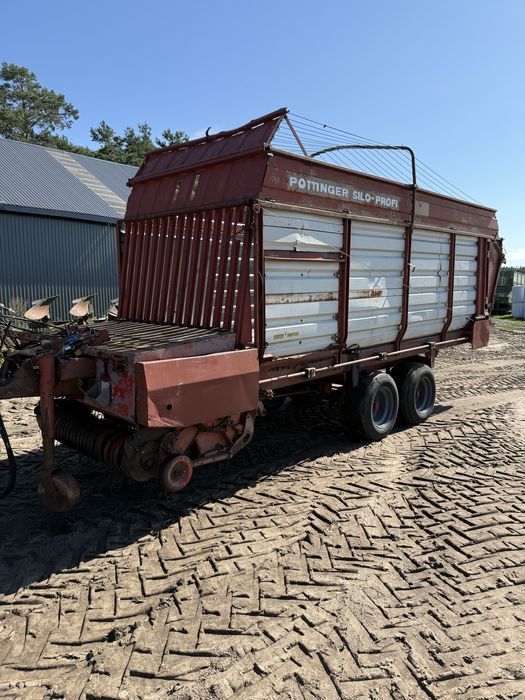 Przyczepa samozbierająca
