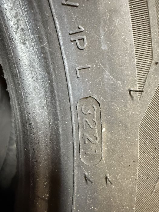 Резина зимова 235/60 R 18