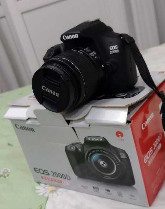 Продам фотоаппарат Canon EOS 2000D