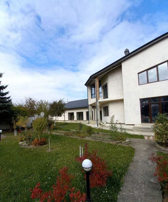 Продаж будинку з незавершеним ремонтом