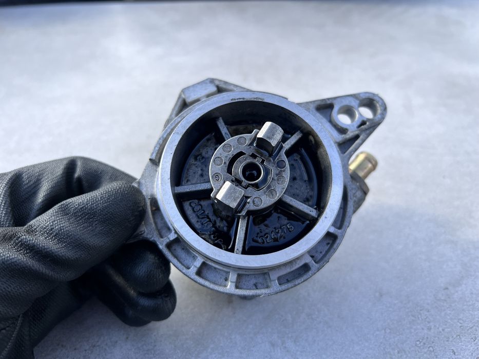 Вакуумний Насос M57 M47 M51 М41 БМВ Е46 Е39 Е38 Е36 Вакуумный Тормозів