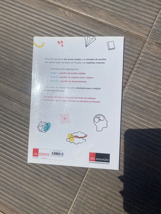 Vende-se Livro: “Como Responder a Perguntas de Filosofia - 10.º Ano”