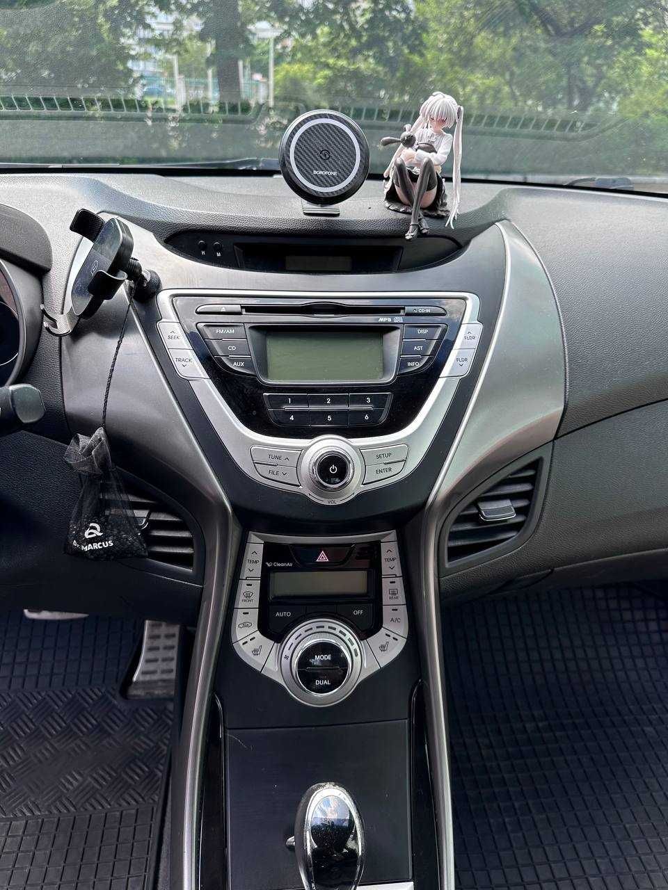 Hyundai Elantra 2011