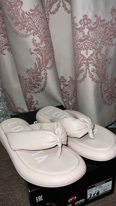 Летние кожаные шлёпки