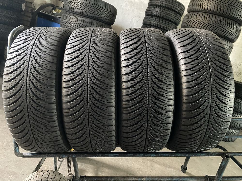 Шини 215/55/17 - 4шт Goodyear Vector4Seasons