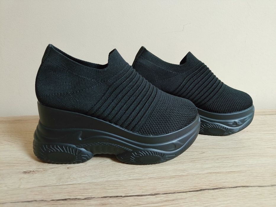 Fenomenalne wsuwane buty na mega koturnie slip on przewiewne ekstra!