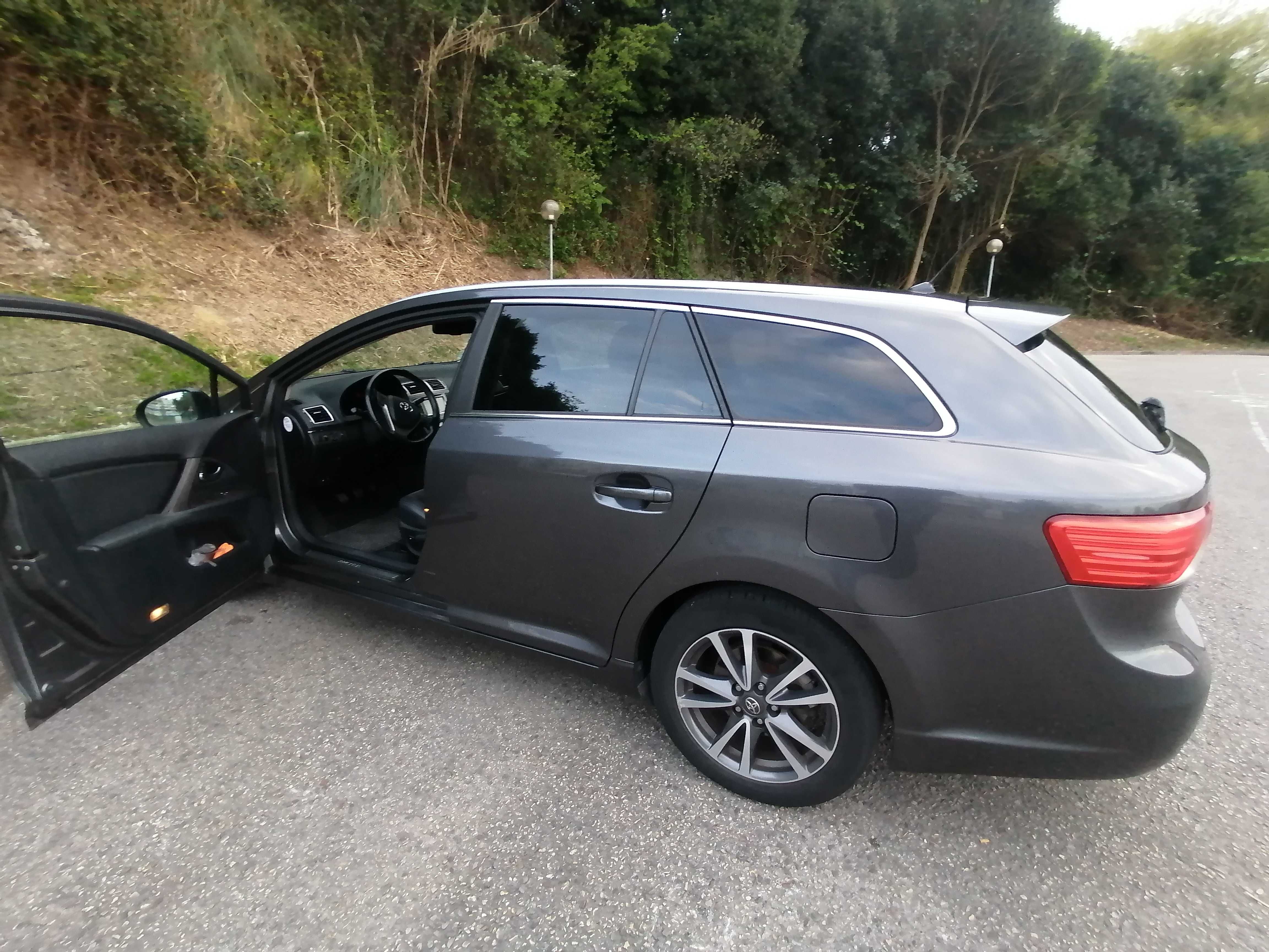 Toyota Avensis SW 2.0 D-4D (T27) - 2012