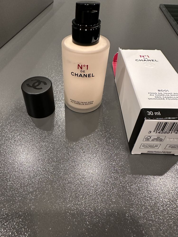 Chanel rewitalizujacy podklad, rozswietla, nawilza, chroni.