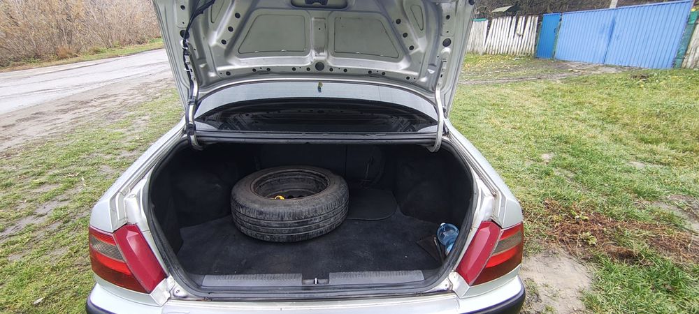 Продам Mitsubishi Carisma