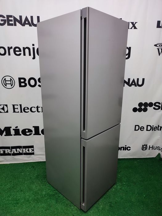 Преміальний двокамерний холодильник Liebherr CNsdc 5203  2023 рік