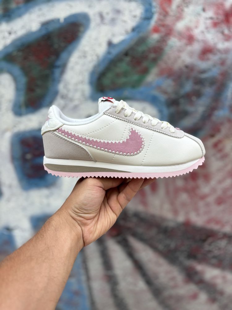 Жіночі кросівки Nike Cortez Valentine’s Day 2025