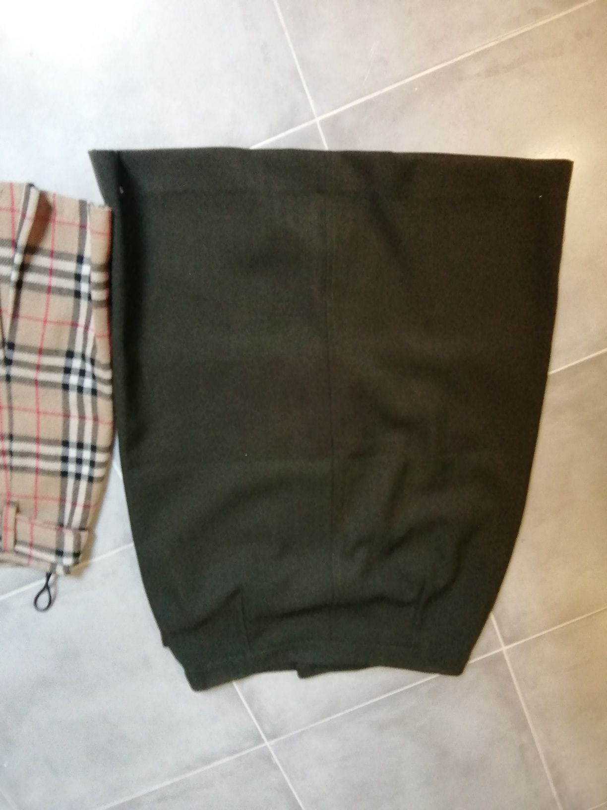 Roupa para jovens tamanho 36.