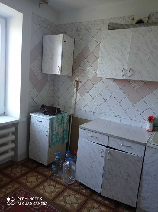 Продам двокімнатну квартиру на п"ятому поверсі