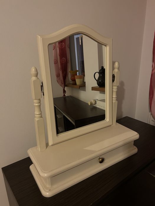 Toaletka z szufladką