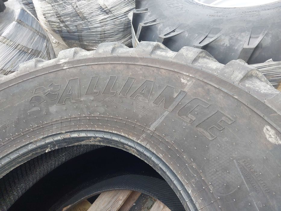 Opona 750/60 R 30,5 Alliance 885
