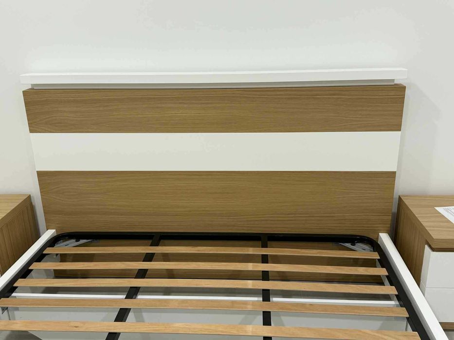 Cabeceira de cama lacado branco e carvalho