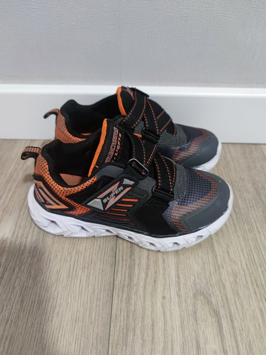 Кроссовки Skechers р.30. Мигают.