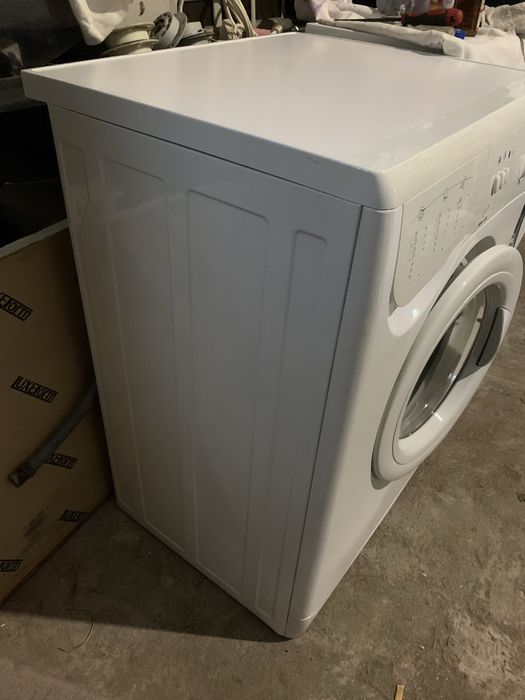 Продам стиральную машину Индезит