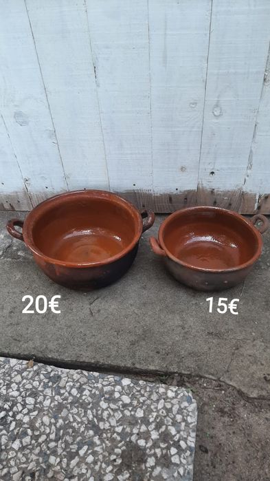 Vários artigos em barro