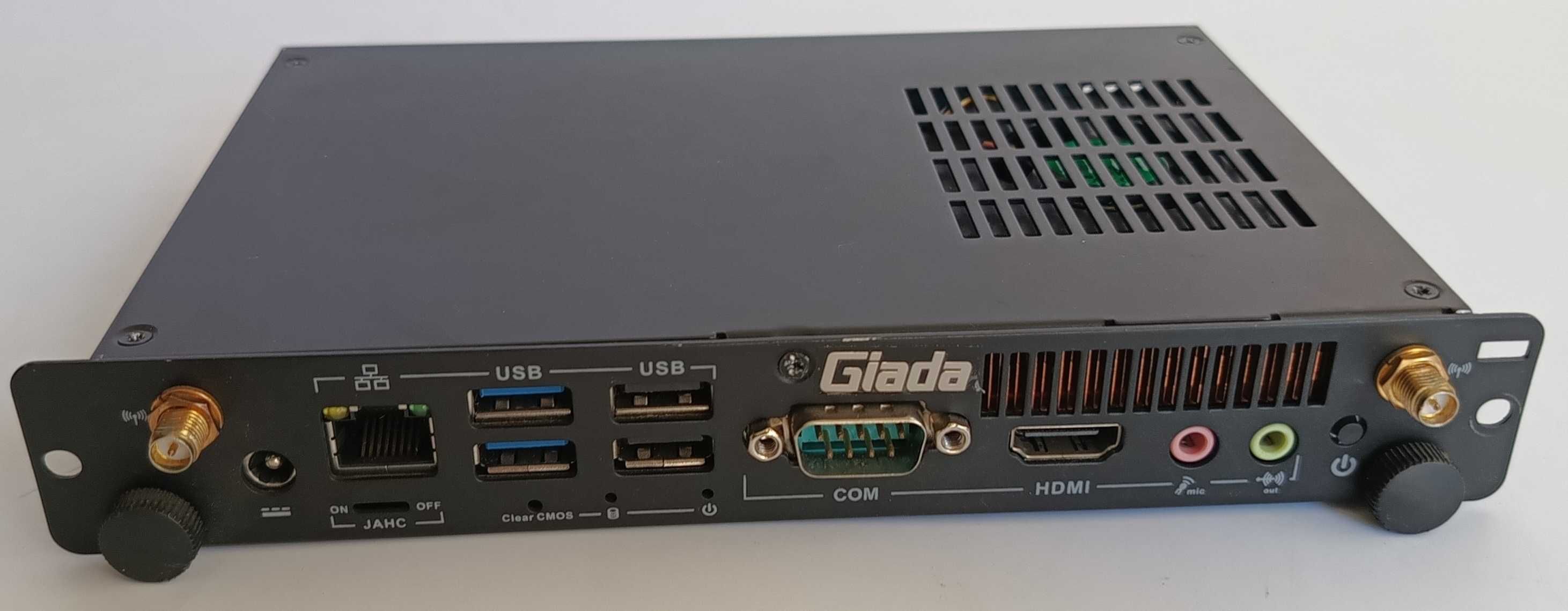 Przemysłowy PC Giada P211 P3205U/4GB/60GB/Linux [GIADA3]