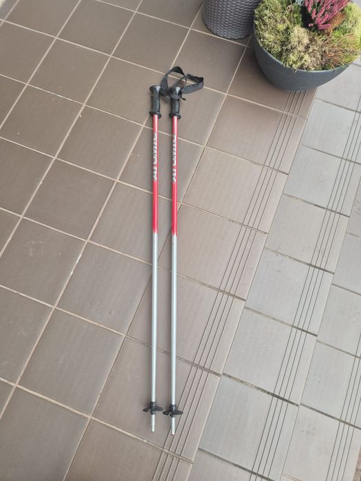 Narty ATOMIC 158 cm + kijki ATOMIC 120 cm