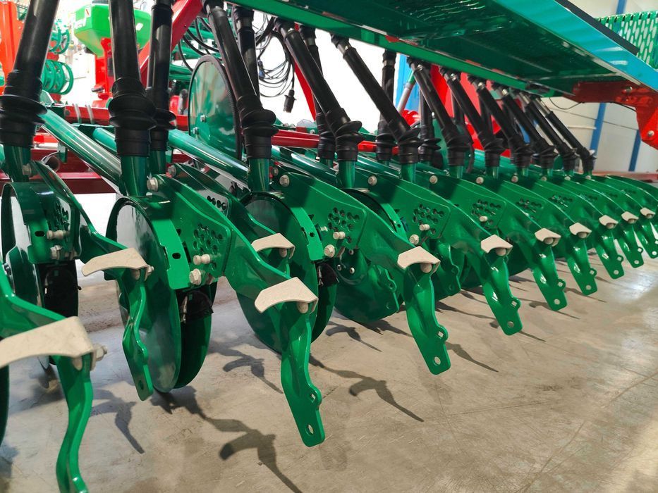 Siewnik Rzędowy Nabudowany AGRO-MASZ SR251 SR250 SR300 NOWY MODEL 2025
