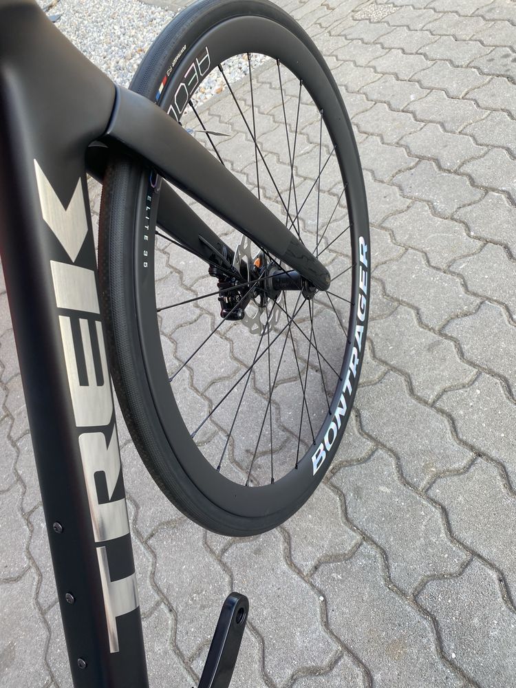 Trek Madone Sl6 gen8 2025 promo