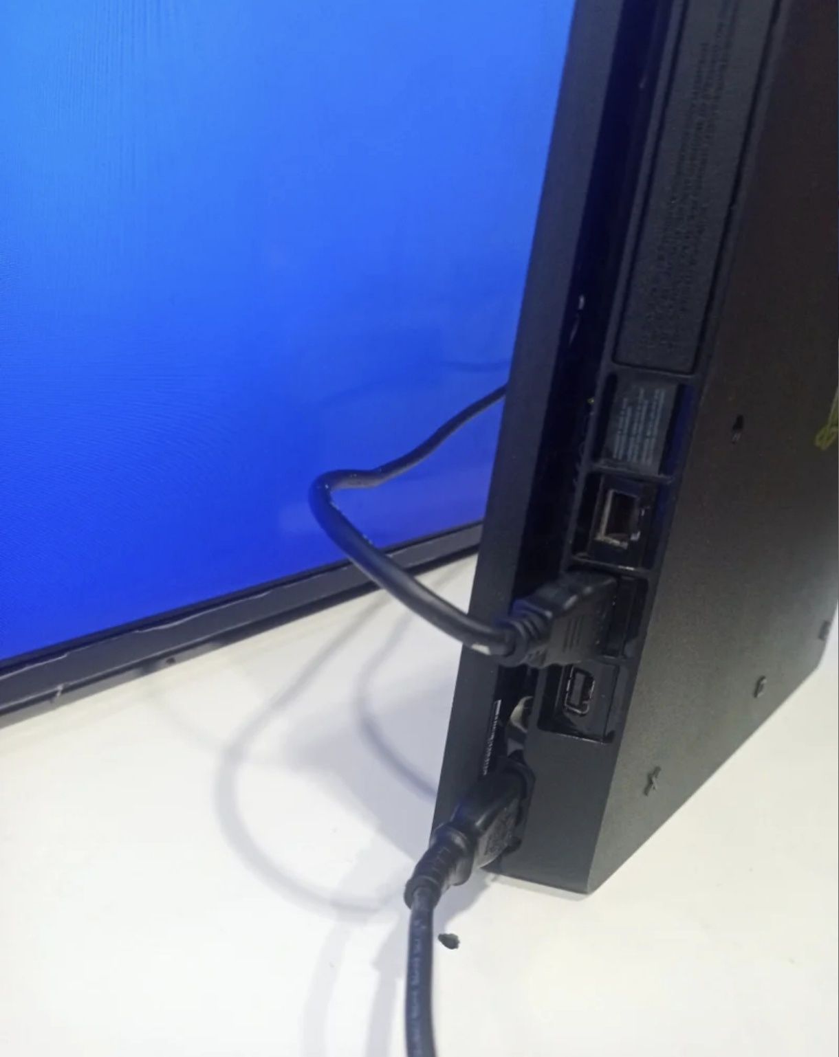 Ps4 Slim 500 gb *2 comandos*