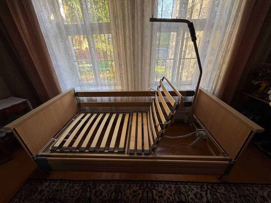 Łóżko rehabilitacyjne Dali Burmeier (prawie nowe) + materac