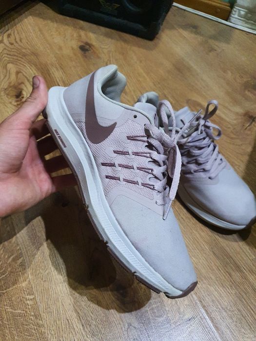 Продам кросівки Nike