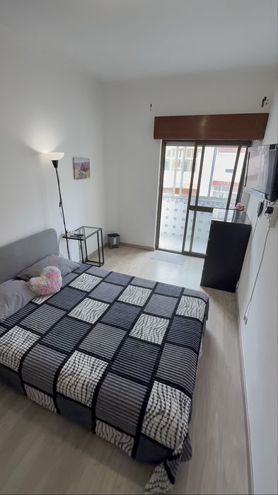 Quarto p casal c/s filho no Barreiro
