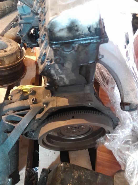 Двигатель мерседес410