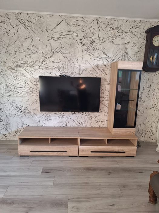 Szafka pod telewizor i witryna