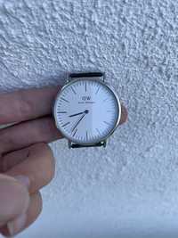 Medalha de Relógio Daniel Wellington Prateado