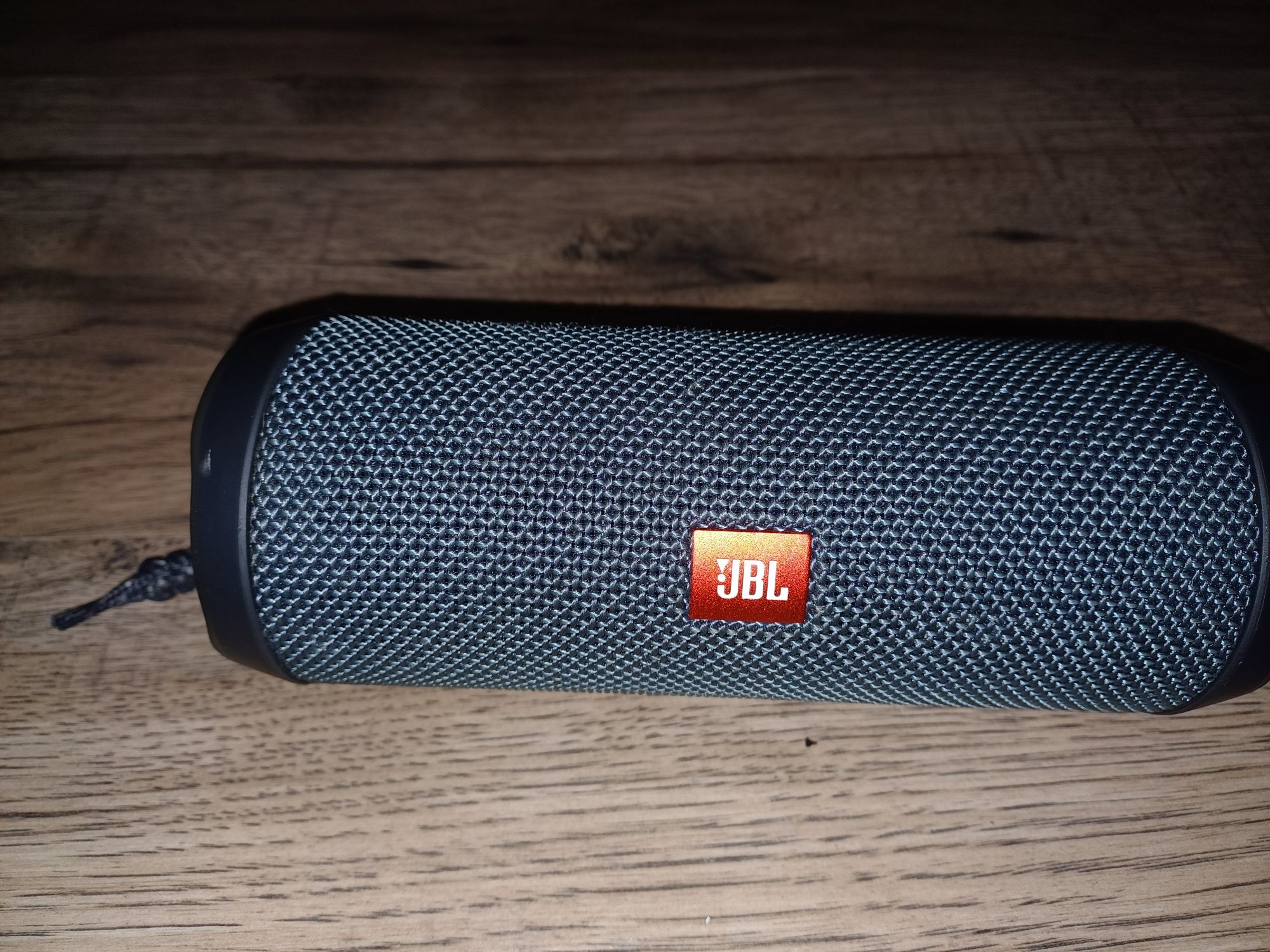 Jbl flip essential 2