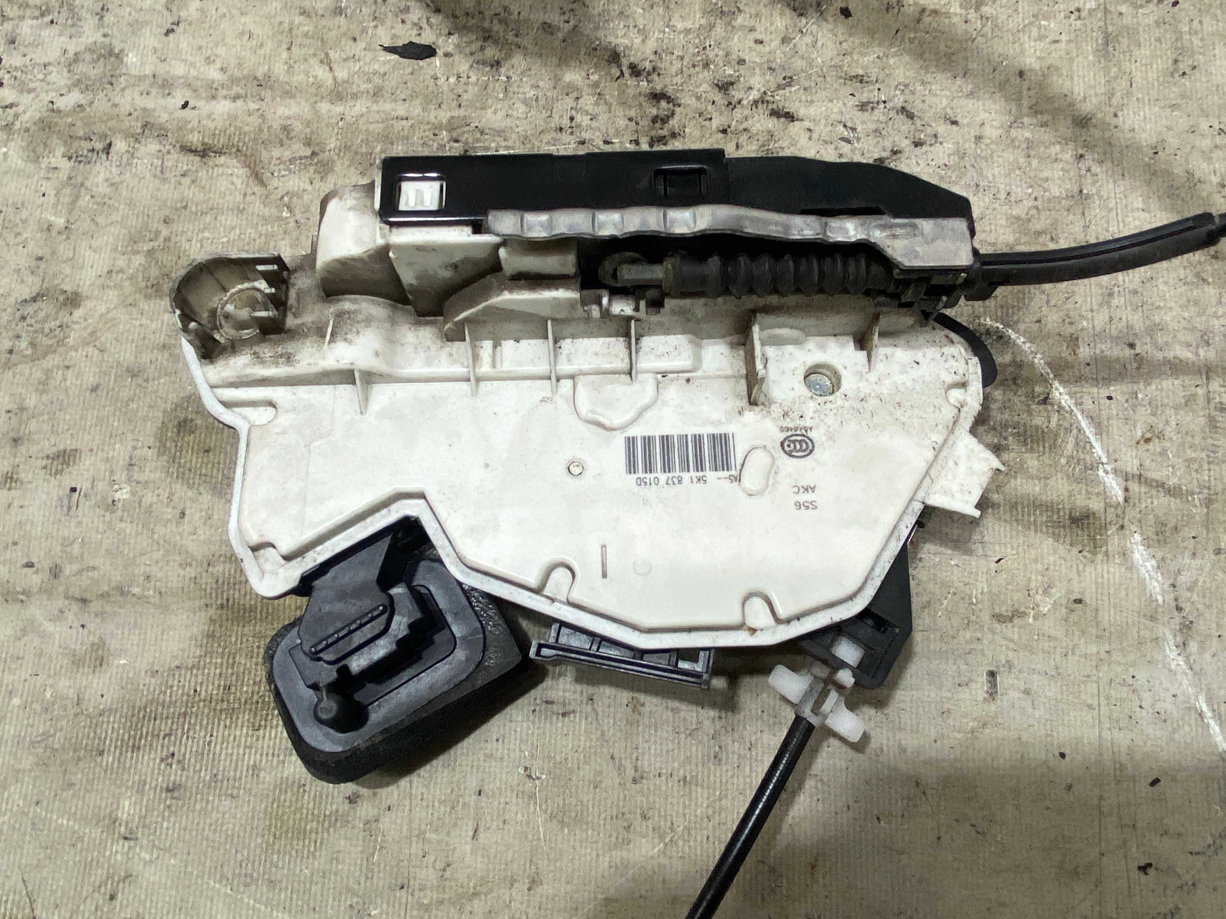 Дверные замки на VW Jetta 6