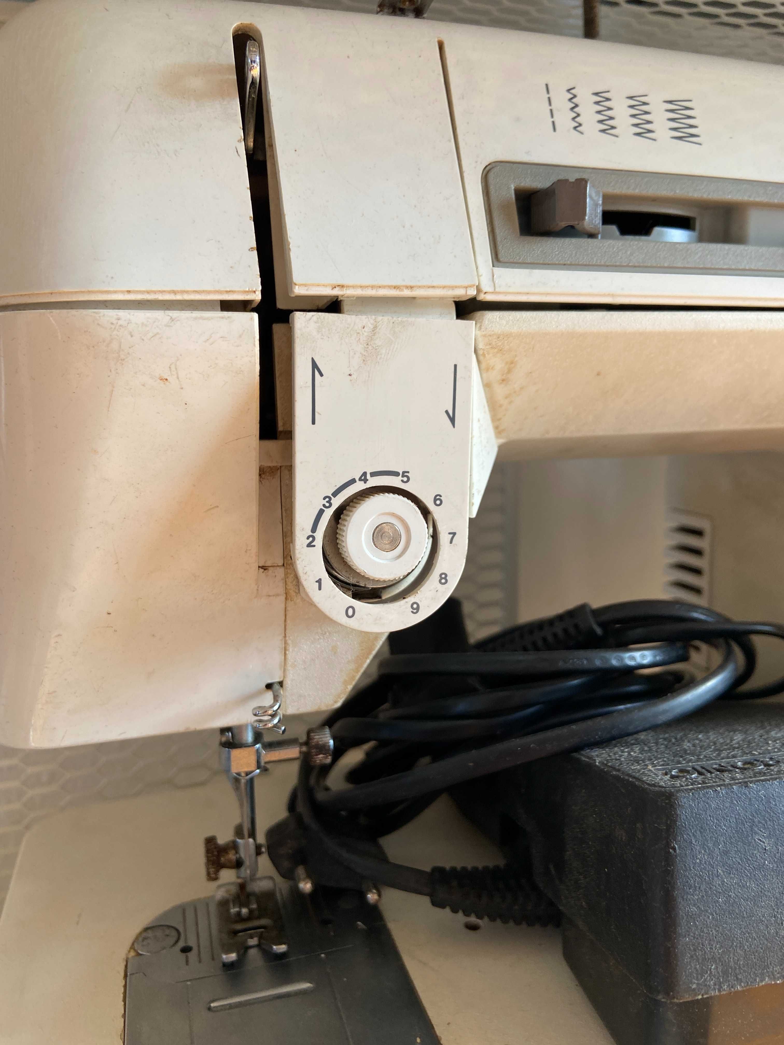 Máquina de costura Singer para reparação ou para peças