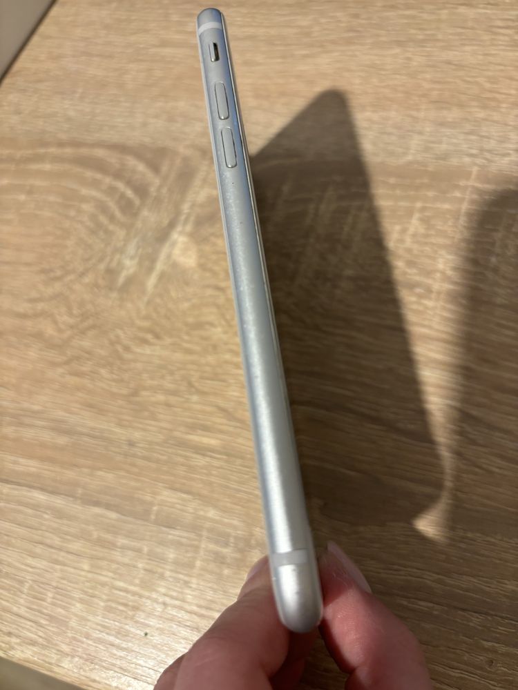 iPhone 8 64GB biały srebrny