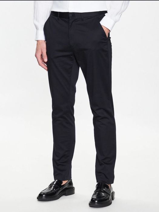 Чіноси брюки Calvin Klein Slim Fit.