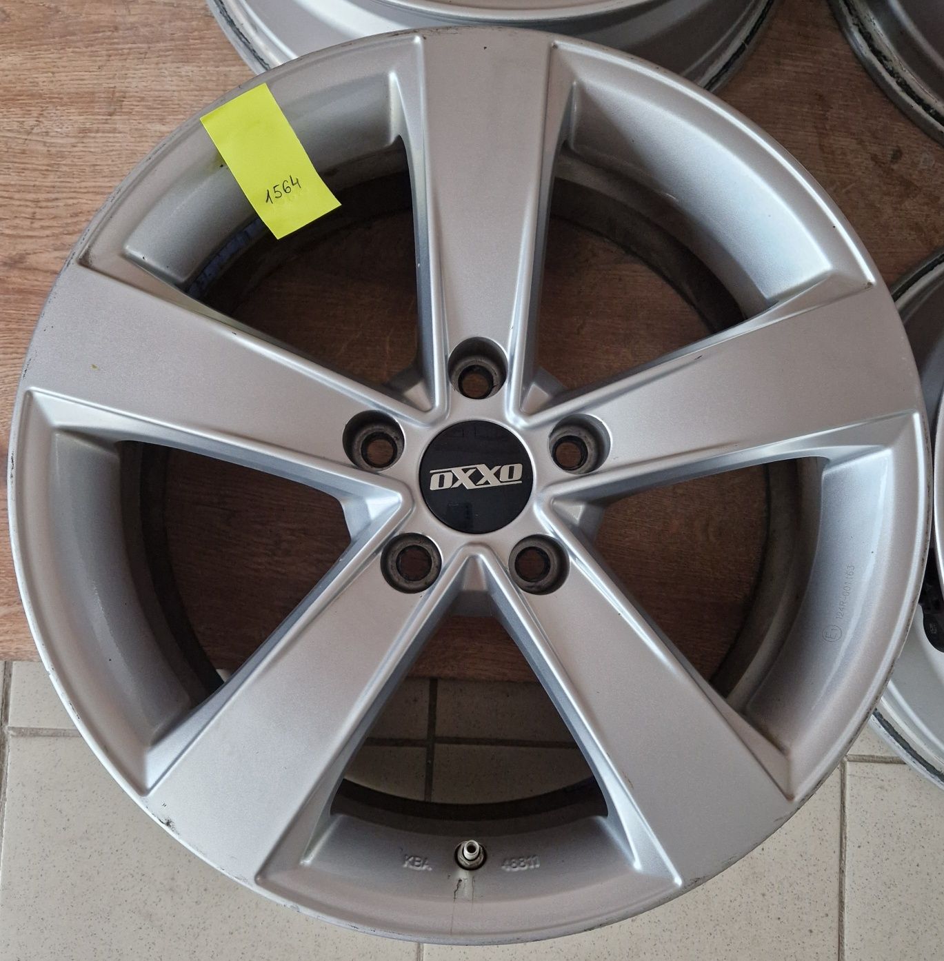 Оригінальні легкосплавні диски фірми OXXO Toyota R17 5x114.3 ET 39