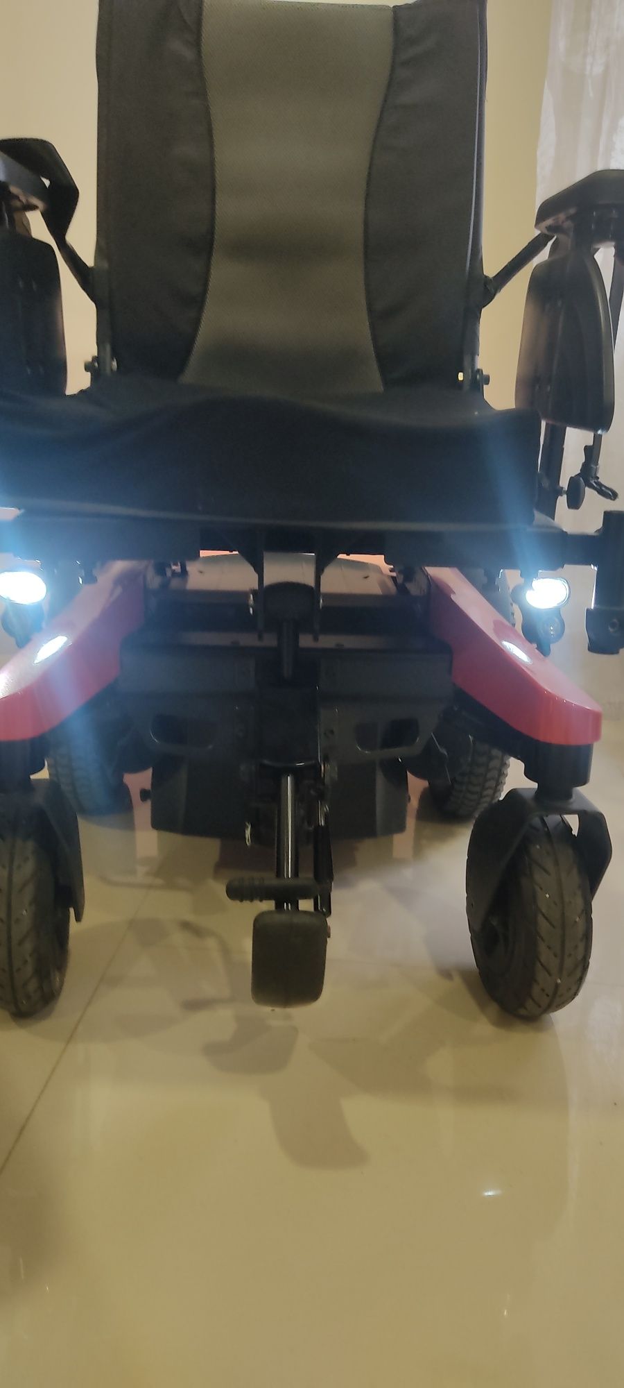 Cadeira de rodas elétrica invacare