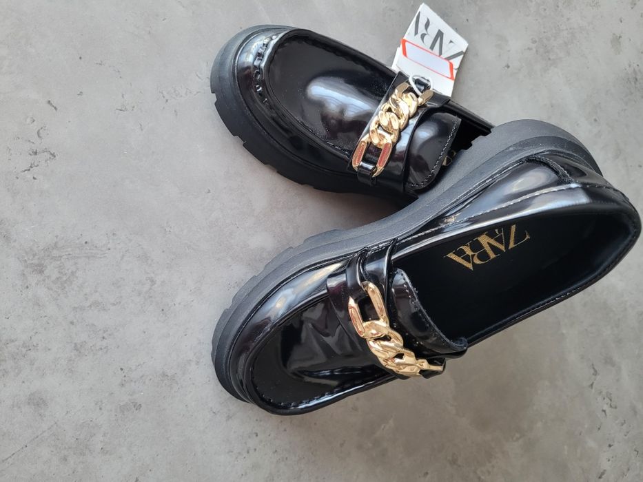 Лофери туфлі чорні лаковані zara 31 лофферы туфли чорные зара
