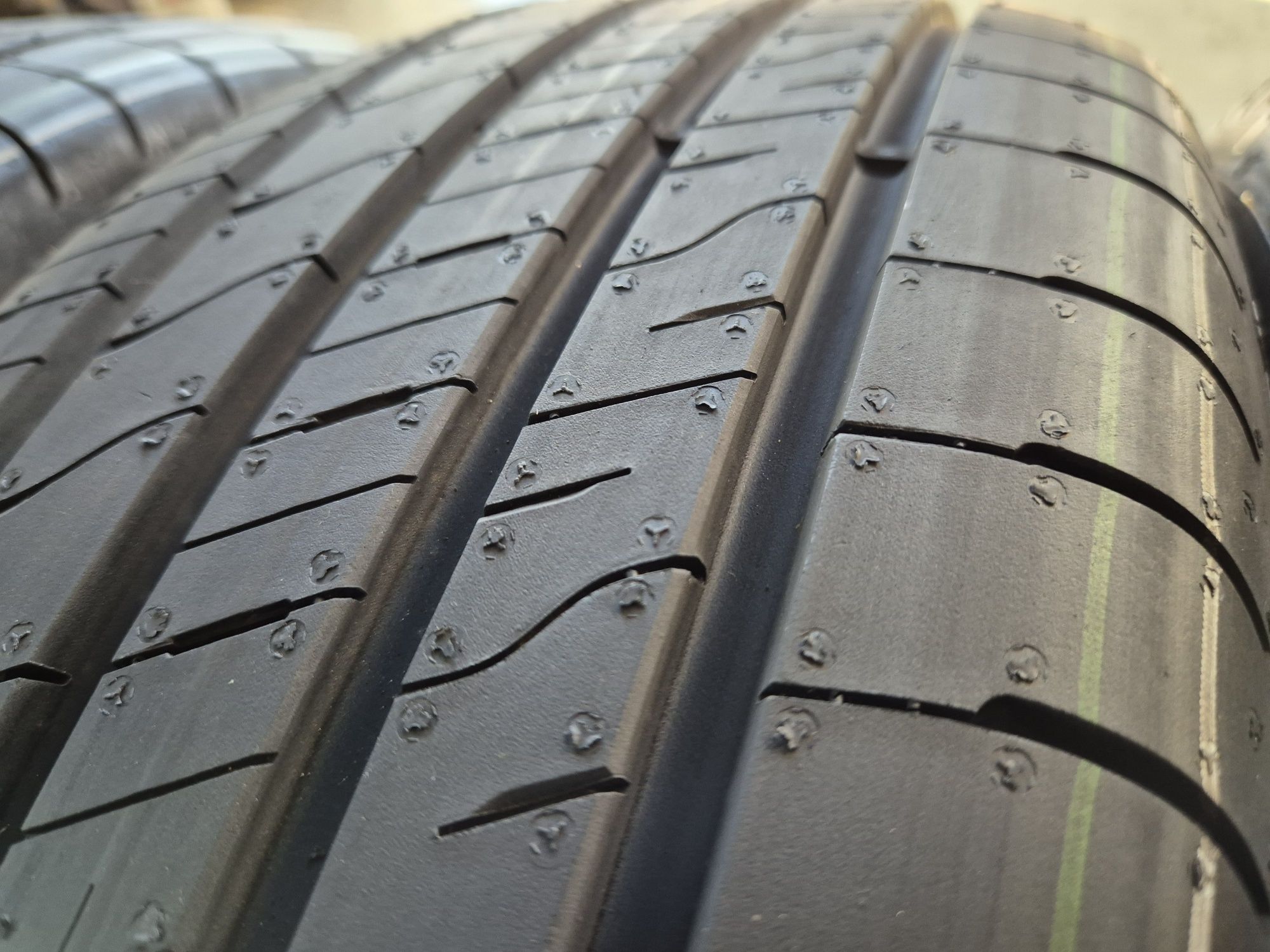 215/60/17 99V Goodyear UltraGrip performance 2 Suv  2023.r  wys. Grati